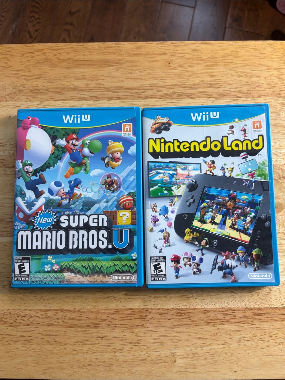 Nintendo Wii U Games - New Super Mario Bros. U & Nintendo Land Manuals and case